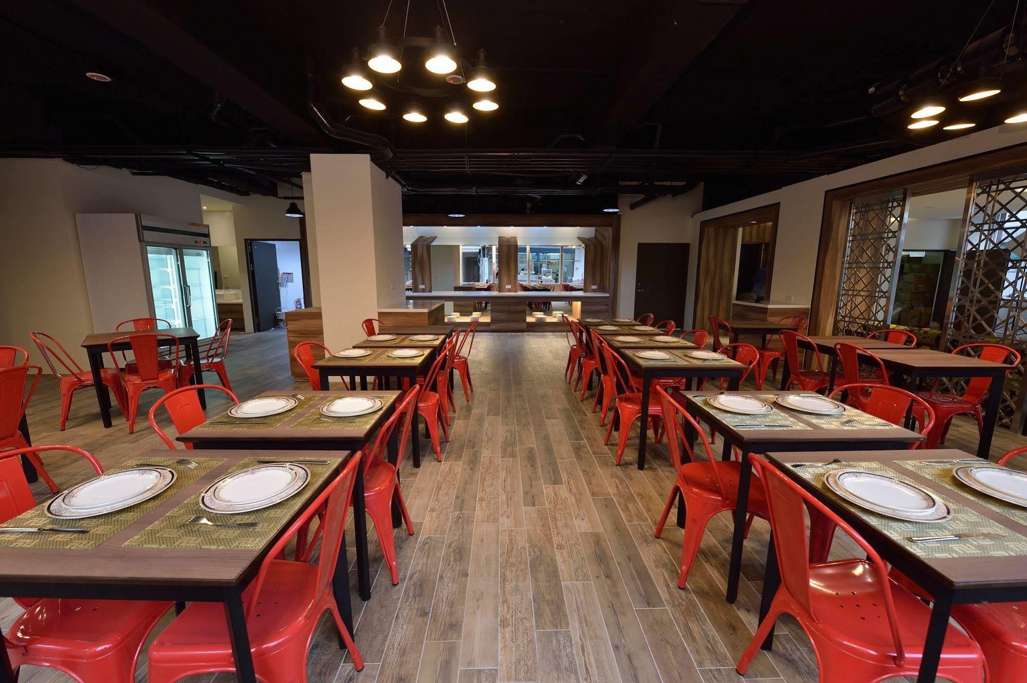 Home Rest Hotel Taitung Екстер'єр фото