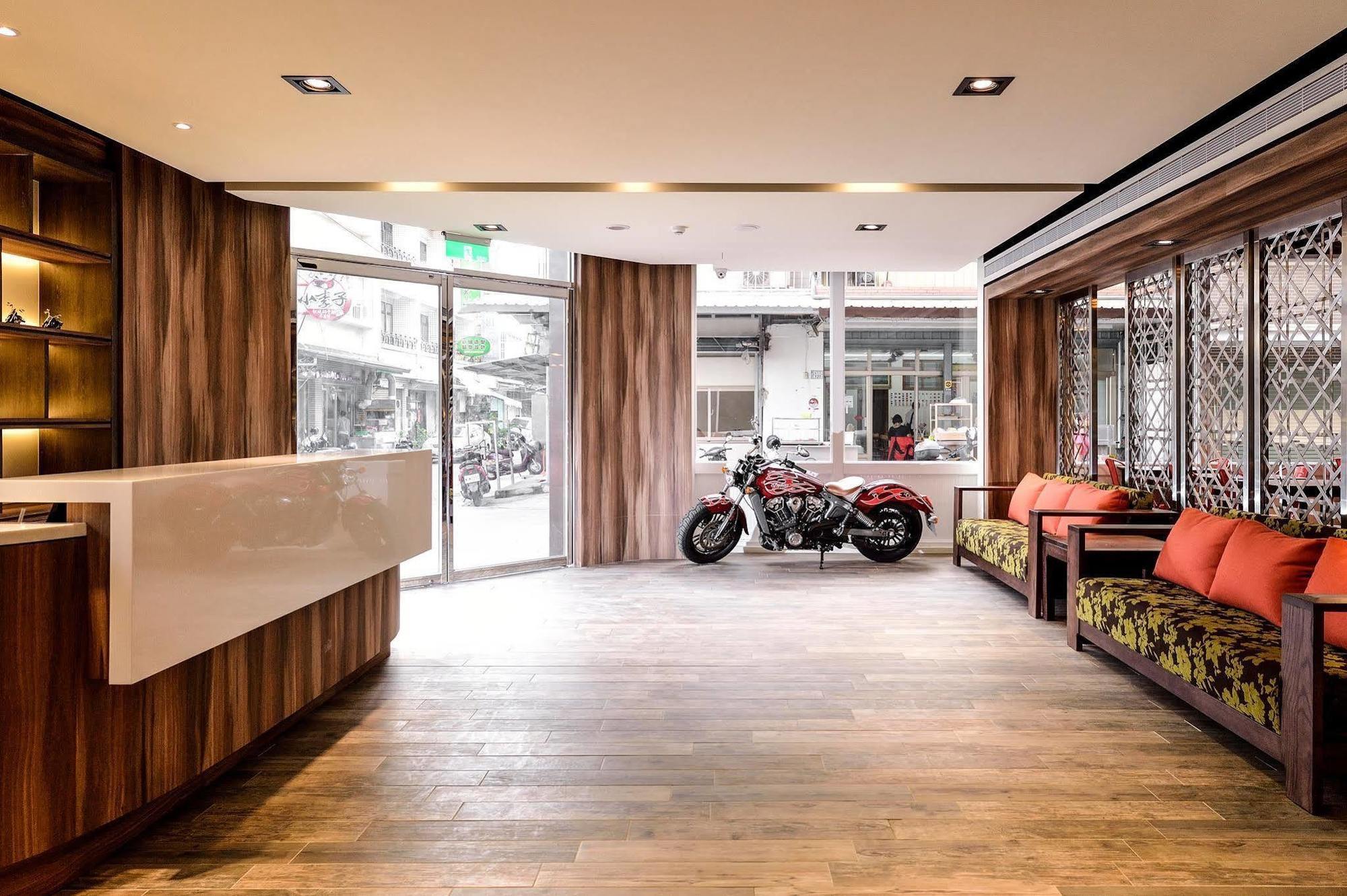 Home Rest Hotel Taitung Екстер'єр фото